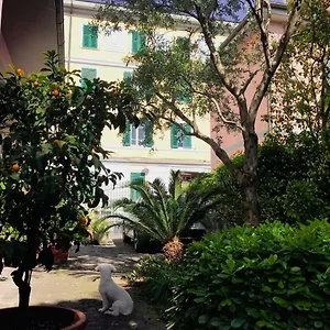 la-casa-dei-fiori-la-spezia.hotelitalianriviera.com/